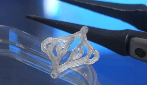 3D印刷技術は、不透明な樹脂を人工動脈の作成に使用できるオブジェクトに変えます